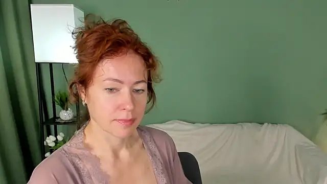 Snapshot of LeticiaRomano chatting on July 2026 04:06:02 AM LeticiaRomano online show from July 2026 04:06:02 AM