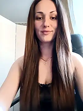 LunaCrystall online show from May 2026 04:02:01 PM