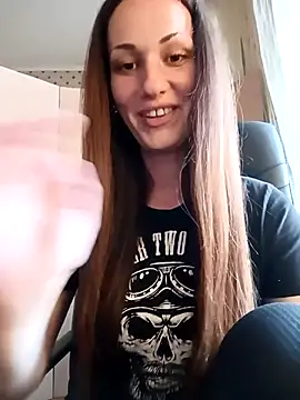 LunaCrystall online show from May 2026 04:04:01 PM