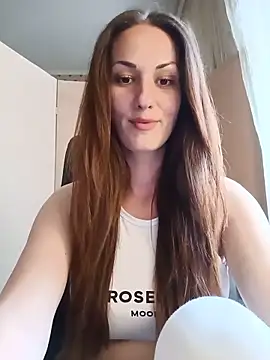 LunaCrystall online show from June 2026 04:12:01 PM