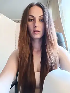 LunaCrystall online show from June 2026 03:54:02 PM