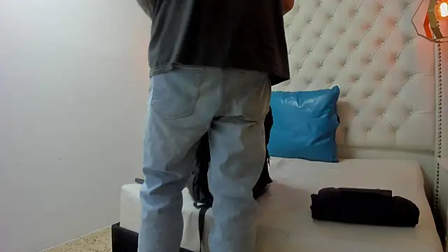 JEAN LEWIS2 online show from April 2026 01:42:02 AM