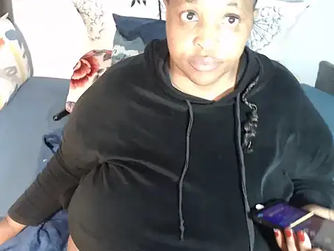 Bustydiva83 online show from April 2026 05:30:01 PM
