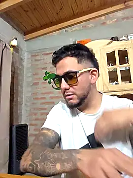 Snapshot of Omar90sala chatting on July 2026 02:05:17 AM Omar90sala online show from July 2026 02:05:17 AM