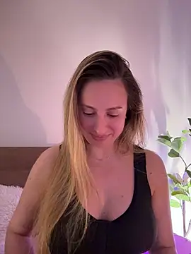 Snapshot of EvaRyen_ chatting on May 2026 03:39:01 PM EvaRyen online show from May 2026 03:39:01 PM