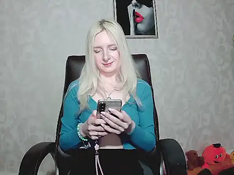 Snapshot of SilkMuseX chatting on March 2026 09:34:02 AM SilkMuseX online show from March 2026 09:34:02 AM