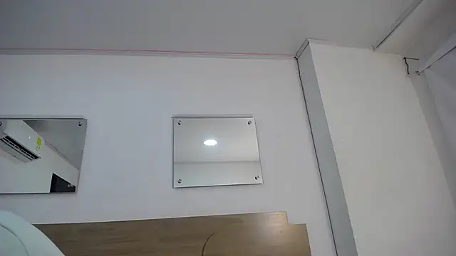Ebony N Blonde online show from April 2026 02:27:02 AM