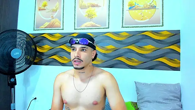 Leon Hotx online show from April 2026 07:33:02 PM