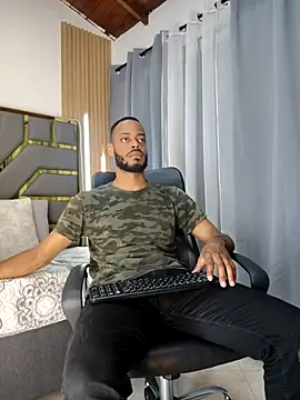 Oliver bigblack cock online show from April 2026 07:33:01 PM