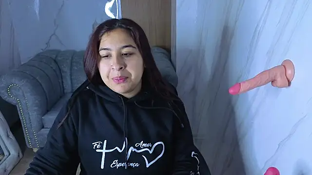 Lunafemme tf online show from April 2026 03:09:02 AM