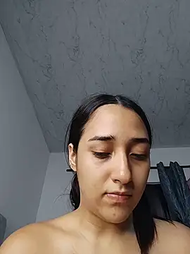 isabellaHill2 online show from May 2026 05:27:01 AM