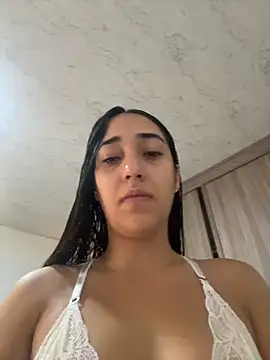isabellaHill2 online show from June 2026 04:56:02 PM