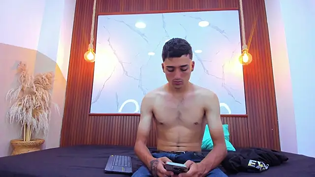 Hadrian Torres online show from March 2026 12:54:02 PM