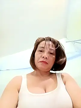 Lyly22x online show from May 2026 09:31:01 PM