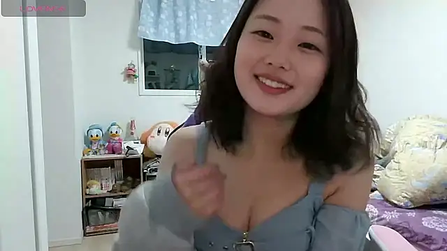 MoMochan jp online show from May 2026 04:34:01 PM