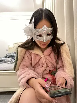 onlyMe 1818 online show from April 2026 12:28:01 PM