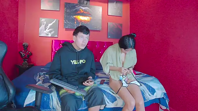 Chloe MagnusKnight  online show from March 2026 11:25:01 AM