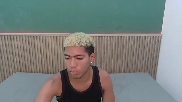 Duohot01 online show from March 2026 12:20:01 PM