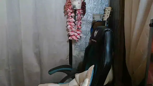 small 13 online show from May 2026 02:58:01 PM