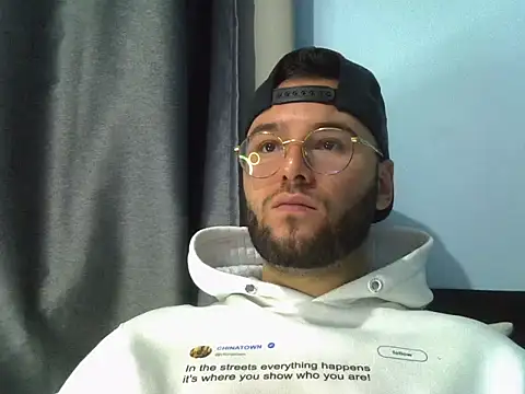 Snapshot of piazaocwb23 chatting on April 2026 04:01:01 PM piazaocwb23 online show from April 2026 04:01:01 PM