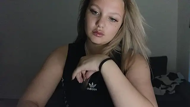 Snapshot of bettyloveu chatting on July 2026 04:39:33 PM bettyloveu online show from July 2026 04:39:33 PM