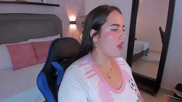 Snapshot of emma_dork chatting on March 2026 03:01:02 AM emma dork online show from March 2026 03:01:02 AM