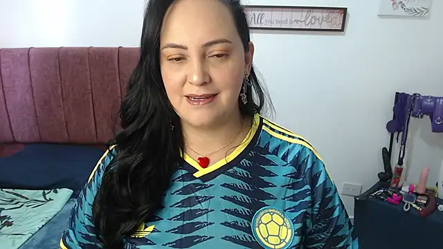 Snapshot of Veroniicabbw_ chatting on June 2026 12:58:01 PM Veroniicabbw online show from June 2026 12:58:01 PM