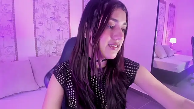 Snapshot of cristin_collins chatting on May 2026 02:30:01 AM cristin collins online show from May 2026 02:30:01 AM