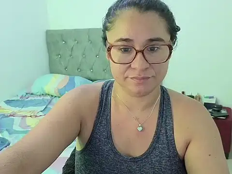 Snapshot of estrellajunior chatting on May 2026 02:48:01 PM estrellajunior online show from May 2026 02:48:01 PM