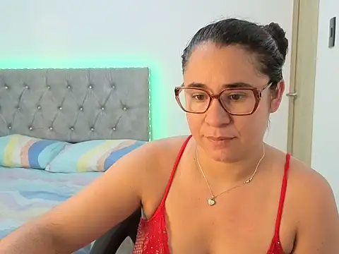 Snapshot of estrellajunior chatting on June 2026 11:22:02 AM estrellajunior online show from June 2026 11:22:02 AM