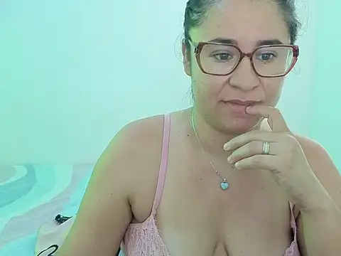 Snapshot of estrellajunior chatting on July 2026 11:14:01 AM estrellajunior online show from July 2026 11:14:01 AM