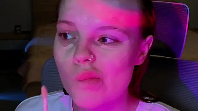 mollybossy online show from April 2026 12:16:01 AM