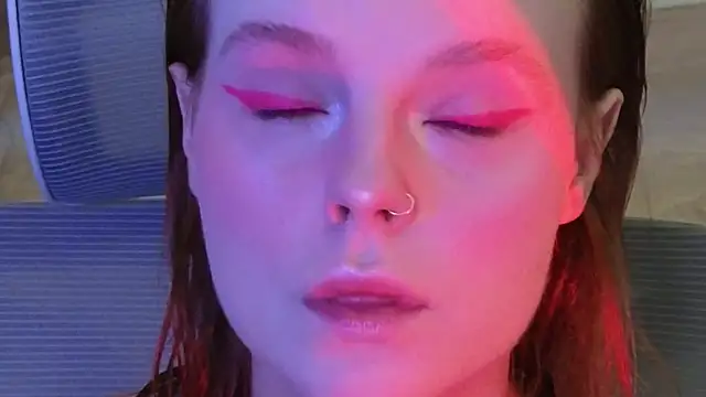 mollybossy online show from April 2026 07:58:02 AM