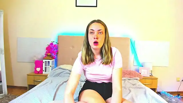MelanieCuty online show from May 2026 05:35:01 AM