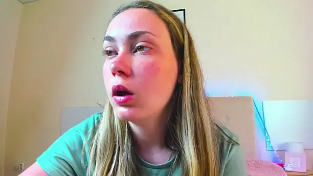 MelanieCuty online show from June 2026 05:53:02 AM
