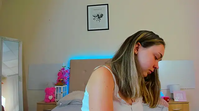 MelanieCuty online show from July 2026 05:27:01 AM