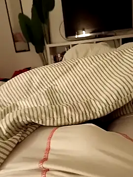 Elias18d online show from April 2026 10:32:01 PM