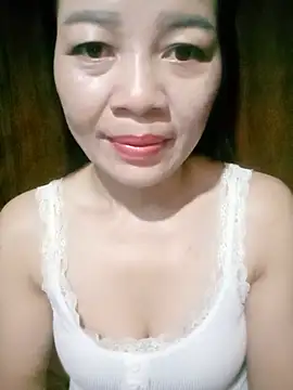 Yiyi102300 online show from May 2026 09:55:01 PM