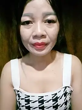 Yiyi102300 online show from May 2026 09:46:01 PM