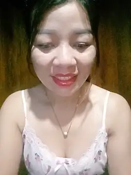 Yiyi102300 online show from June 2026 10:35:02 PM