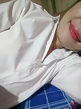 Yiyi102300 online show from July 2026 11:17:01 PM
