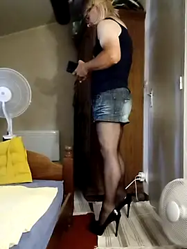 stephie83 online show from July 2026 01:50:02 PM