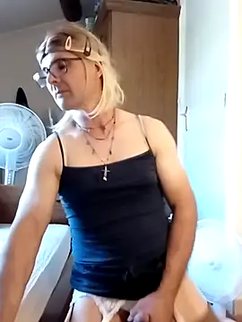 stephie83 online show from July 2026 02:16:01 PM