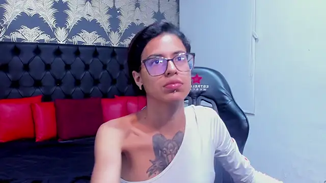 Emily Lopera online show from May 2026 03:16:02 PM