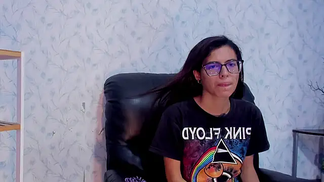Snapshot of Emily_Lopera chatting on July 2026 03:40:01 PM Emily Lopera online show from July 2026 03:40:01 PM