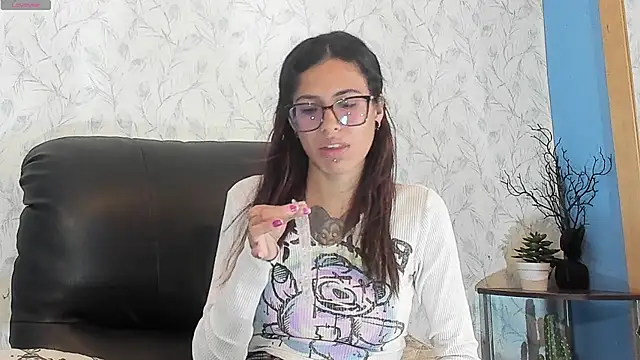 Snapshot of Emily_Lopera chatting on July 2026 06:28:01 PM Emily Lopera online show from July 2026 06:28:01 PM