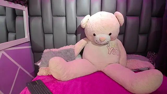 Snapshot of charlotte_ny chatting on March 2026 01:37:01 PM charlotte ny online show from March 2026 01:37:01 PM