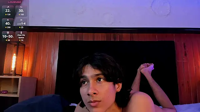 Snapshot of Cheys_Mast chatting on July 2026 06:20:01 PM Cheys Mast online show from July 2026 06:20:01 PM