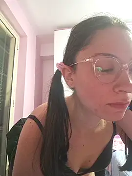 Snapshot of Vivianamado chatting on March 2026 02:33:01 PM Vivianamado online show from March 2026 02:33:01 PM