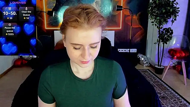 Shiny Liss online show from May 2026 01:44:02 AM